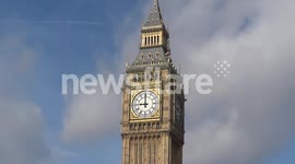 Ben Ainslie sails the Thames