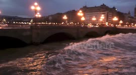 Wild waves-Oleaje salvaje