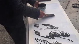 Chinese man uses knife to create beautiful art