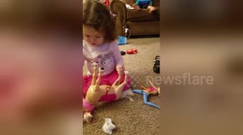 Newsflare Edit - Horse Feeds Toddler Her Blueberries