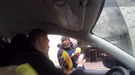 YouTuber gives out 50 cheeseburgers to the homeless in North Carolina (3-min version)