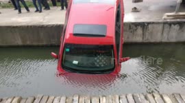 Driver forgets hand brake