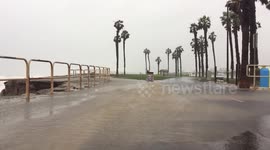 Strong winds hit Huntington Beach
