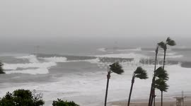 Huge waves as CA storm rolls in