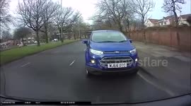 Reckless driver mounts pavement to get ahead of traffic