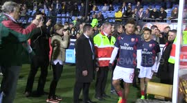 Oxlade-Chamberlain and Sanchez come out to warm-up