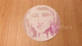 Chemistry students create awesome colour changing portrait