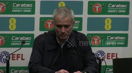 Mourinho calls on United fans to force Zlatan contract extension