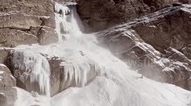 Mountain climber survives avalanche in the Himalayas