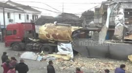 Tank truck explodes in southern China