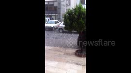 Huge hailstones batter Ankara, Turkey