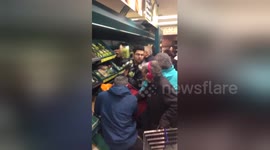 Newsflare Edit - Casual day in Tesco @TheLADbibleGrp @Tesco #chaos #mental #reduced #crazy #cheap #bargainhunter @ebargainhunter https://t.co/XLtD0jsm8c