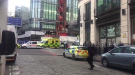 London Bridge station evacuated after police alerted to 'suspicious vehicle'