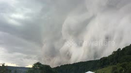 Shelf Cloud Comes over the hill