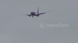 Crazy Plane landing during storm doris