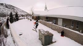 Man tries to electrocute himeself