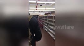 Newsflare Edit - When they say blizzard NYC says let's go to Trader Joe's #blizzard2017 https://t.co/LwV50xD4mu