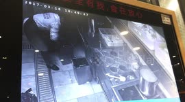 2000 restaurants installed see-through kitchens in Shanghai