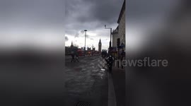 Newsflare Edit - Strong police presence after terror incident in Westminster