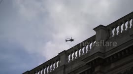 Heavy polices seal off Westminster after an knife attack at Parliament
