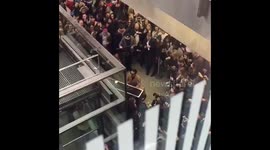 Spotted @johnlegend on the piano at #KingsCross @StPancrasInt #JohnLegend https://t.co/4vgfX6h9l2