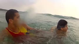 Arrastamento Praia de Bombas-SC Brasil -  Salvamento Aquático