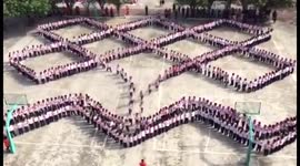 Primary school children perform amazing synchronised display