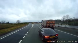 Audi driver's 'dangerous' undertaking manoeuvre on the M56