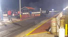 STREET OUTLAWS Birdman vs stinky pinky for $10k!!! Stinky pinky hits the wall!!!