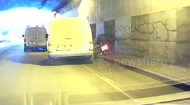 Bike Crash 2016-12-09 Stockholm - Motorcycle undertaking gets squeezed and crashes