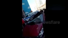 命大!女子坠10楼,砸车顶还能说话