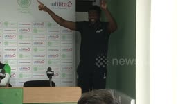 Hilarious! Toure performs Kolo/Yaya dance