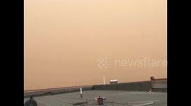 Sandstorm batters town in northern China