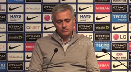 Mourinho cracks brilliant joke regarding Manchester United's injury problems