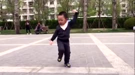 Little boy in Inner Mongolia shows off 'square dance' moves