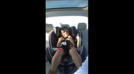 Toddler sings Bieber's