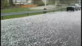Golf-ball sized hail destroys vehicles in Denver, Colorado