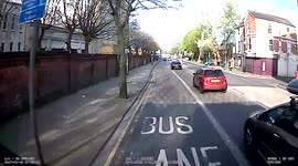 Aggressive tipper driver forcing his way in