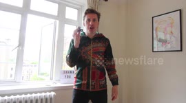 FIDGET SPINNER OPENS BOTTLE OF CHAMPAGNE