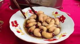 Disgusting!Eat live bamboo worms