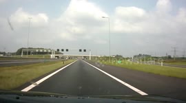 Dutch dashcam car driving into guardrail crash! Don't use your mobile while driving!