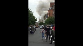 Fire brigade tackle huge blaze in central London street