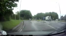 Dashcam shows John Lewis truck forcing learner off the road