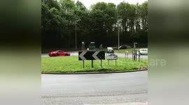 Newsflare Edit - Audi R8 loses control