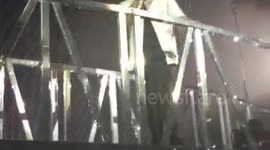 DRAKE BLOWS RIHANNA A KISS DURING CONCERT