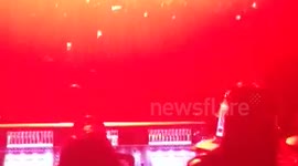 Rihanna dances at Drake concert