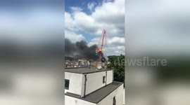 Newsflare Edit - Fire brigade tackle major blaze in Islington