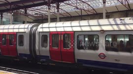 London Underground employee channels his inner boxing announcer