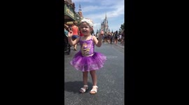 Baby's first time at Disney World - Cute reaction