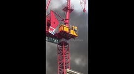 Man stuck up the crane in Kings Cross on Caledonian Road- police and fire brigade everywhere- helicopter guys?? https://t.co/qKCTlmkT3Q